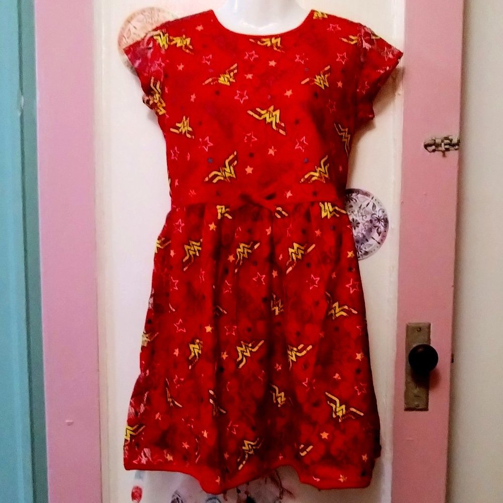 DC Comics Wonder Woman (XL 14-16) Red Dress Cosplay Halloween Costume